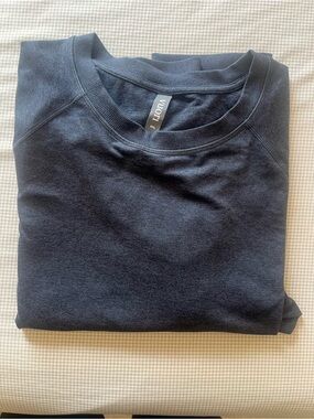Vuori Men's Dark Navy Crewneck Pullover
